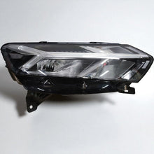 Laden Sie das Bild in den Galerie-Viewer, Frontscheinwerfer Dacia Sandero III 260104363R Rechts Scheinwerfer Headlight