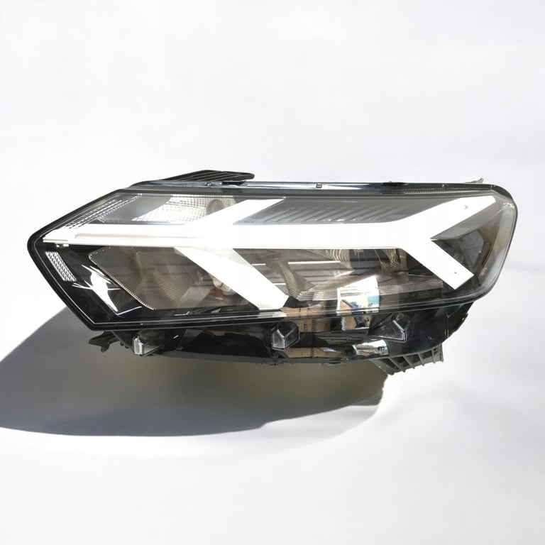 Frontscheinwerfer Dacia Sandero III Logan 260601750R Links Headlight