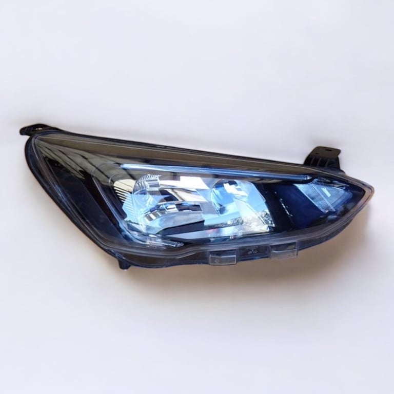 Frontscheinwerfer Ford Focus MX7B-13E014-CC Rechts Scheinwerfer Headlight