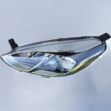 Laden Sie das Bild in den Galerie-Viewer, Frontscheinwerfer Ford Fiesta I Ein Stück (Rechts oder Links) Headlight SCH9515152930gn