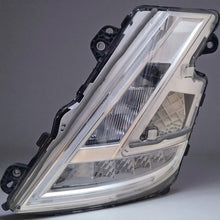 Load image into Gallery viewer, Frontscheinwerfer Volvo 24056511 LED Links Scheinwerfer Headlight SCH1554737752vx