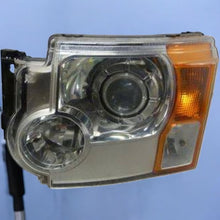 Laden Sie das Bild in den Galerie-Viewer, Frontscheinwerfer Land Rover III Discovery XBC500412 Xenon Links Headlight SCH4268824265dm