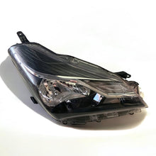 Load image into Gallery viewer, Frontscheinwerfer Toyota Yaris Rechts Scheinwerfer Headlight