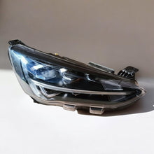 Laden Sie das Bild in den Galerie-Viewer, Frontscheinwerfer Ford Focus JX7B-13E014-CE Full LED Rechts Headlight SCH2497477326fb