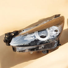 Laden Sie das Bild in den Galerie-Viewer, Frontscheinwerfer Mazda 2 Dj D43N-51040 LED Links Scheinwerfer Headlight