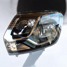 Laden Sie das Bild in den Galerie-Viewer, Frontscheinwerfer Dacia Duster 260608209R LED Links Scheinwerfer Headlight