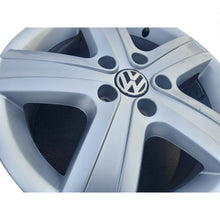 Laden Sie das Bild in den Galerie-Viewer, 1x Alufelge 17 Zoll 7.0&quot; 5x120 55ET 7H0601025H VW Tiguan Rim Wheel