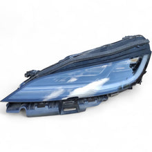 Laden Sie das Bild in den Galerie-Viewer, Frontscheinwerfer Tesla Model 3 1760888-00-F LED Ein Stück (Rechts oder Links)