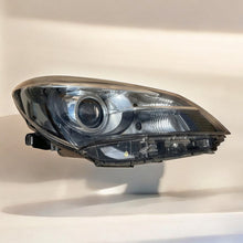 Load image into Gallery viewer, Frontscheinwerfer Toyota Yaris Rechts Scheinwerfer Headlight SCH4901411457ta