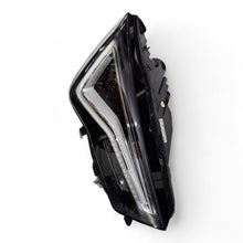 Laden Sie das Bild in den Galerie-Viewer, Frontscheinwerfer Seat Ateca 576941032C 1EX014 891-52 LED Rechts Headlight