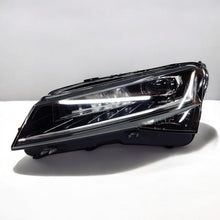 Laden Sie das Bild in den Galerie-Viewer, Frontscheinwerfer Skoda Superb III 3V1941015D Full LED Links Headlight