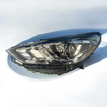 Load image into Gallery viewer, Frontscheinwerfer Hyundai I30 Links Scheinwerfer Headlight