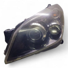 Laden Sie das Bild in den Galerie-Viewer, Frontscheinwerfer Opel Astra H 16020100 Xenon Links Scheinwerfer Headlight SCH6590365858gd