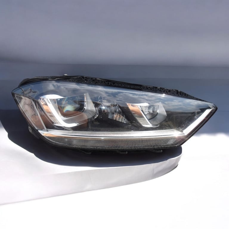 Frontscheinwerfer VW Golf Sportsvan 517941032B Xenon Rechts Headlight SCH8101899771je