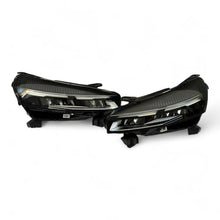 Laden Sie das Bild in den Galerie-Viewer, Frontscheinwerfer Renault Clio I 5 260600149R 260103507R LED Ein Satz Headlight SCH3414235102rl