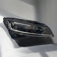 Laden Sie das Bild in den Galerie-Viewer, Frontscheinwerfer Skoda Superb III 3V1941016E LED Rechts Scheinwerfer Headlight