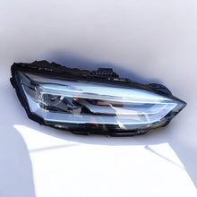 Laden Sie das Bild in den Galerie-Viewer, Frontscheinwerfer Audi A5 8W6941006C Rechts Scheinwerfer Headlight