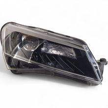 Laden Sie das Bild in den Galerie-Viewer, Frontscheinwerfer Skoda Superb III 3V1941016 Xenon Rechts Scheinwerfer Headlight