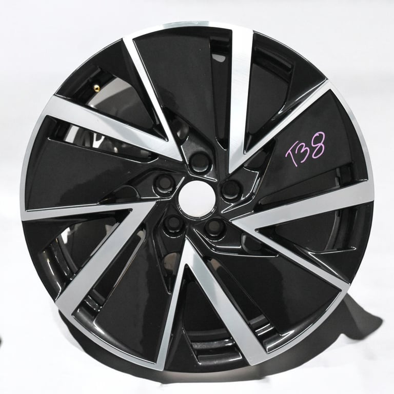 1x Alufelge 18 Zoll 7.0" 5x100 39ET Glanz Schwarz 658601025J Skoda Scala Kamiq FEL2680076443mp