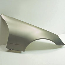 Laden Sie das Bild in den Galerie-Viewer, Kotflügel Mercedes-Benz Slk A1718810214 Vorne Rechts Silber