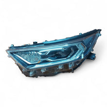 Load image into Gallery viewer, Frontscheinwerfer Toyota V 81185-42A33 LED Ein Stück (Rechts oder Links)