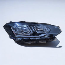 Load image into Gallery viewer, Frontscheinwerfer VW Golf Sportsvan 517941006C Rechts Scheinwerfer Headlight SCH3911572291cn