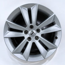 Laden Sie das Bild in den Galerie-Viewer, 1x Alufelge 17 Zoll 7.0&quot; 5x108 40 5ET Glanz Silber 31471309 Volvo S60 V60