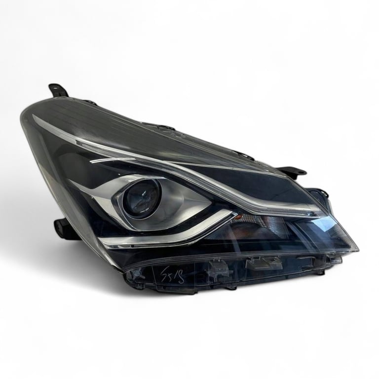 Frontscheinwerfer Toyota Yaris DKP4406 Links Scheinwerfer Headlight SCH1458264910fu