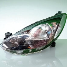 Laden Sie das Bild in den Galerie-Viewer, Frontscheinwerfer Mazda II K2442-51040 Links Scheinwerfer Headlight