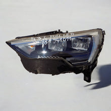 Laden Sie das Bild in den Galerie-Viewer, Frontscheinwerfer Audi Q3 83A941011 Links Scheinwerfer Headlight