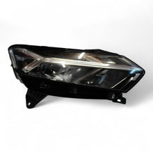 Laden Sie das Bild in den Galerie-Viewer, Frontscheinwerfer Dacia Sandero III 260101940R Rechts Scheinwerfer Headlight