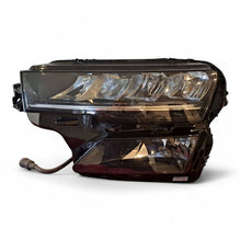 Laden Sie das Bild in den Galerie-Viewer, Frontscheinwerfer Skoda Karoq 57B941009 Links Scheinwerfer Headlight SCH6210368013yf
