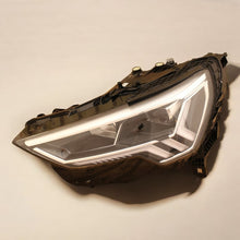 Laden Sie das Bild in den Galerie-Viewer, Frontscheinwerfer Audi Q3 83A941033 LED Links Scheinwerfer Headlight