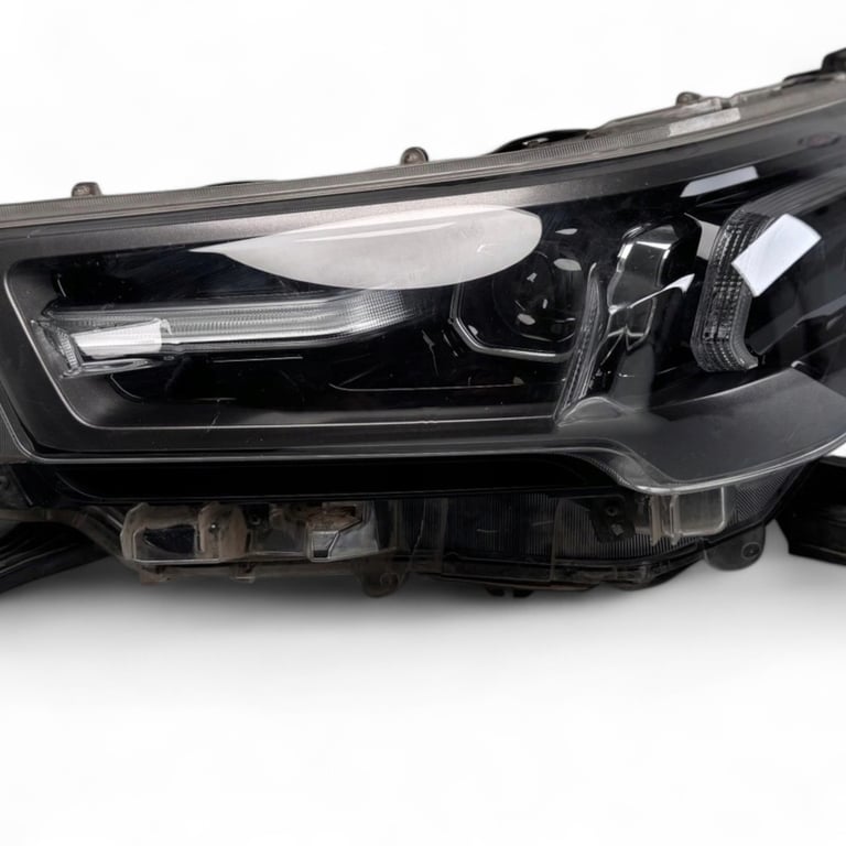 Frontscheinwerfer Toyota Hilux VIII LED Ein Stück (Rechts oder Links) Headlight SCH1731916068er