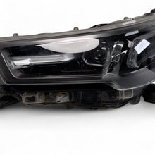 Laden Sie das Bild in den Galerie-Viewer, Frontscheinwerfer Toyota Hilux VIII LED Ein Stück (Rechts oder Links) Headlight SCH1731916068er