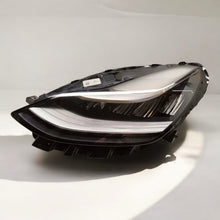 Laden Sie das Bild in den Galerie-Viewer, Frontscheinwerfer Tesla Model 3 1077375-00-C LED Links Scheinwerfer Headlight