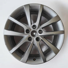 Load image into Gallery viewer, 1x Alufelge 18 Zoll 7.0&quot; 5x112 43ET Matt Silber 565601025D Skoda Kodiaq