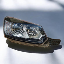 Laden Sie das Bild in den Galerie-Viewer, Frontscheinwerfer Skoda Yeti 5L1941016C Xenon Rechts Scheinwerfer Headlight