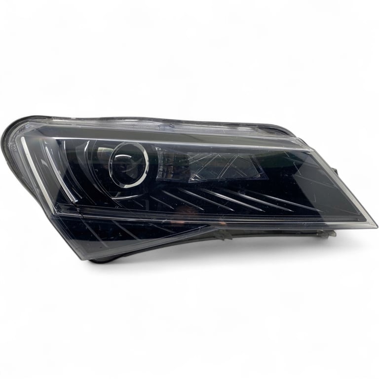 Frontscheinwerfer Skoda Superb III 3V1941016A Xenon Rechts Headlight