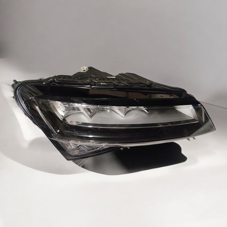 Frontscheinwerfer Skoda Superb III 3V1941016C Full LED Rechts Headlight
