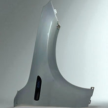 Laden Sie das Bild in den Galerie-Viewer, Kotflügel Mercedes-Benz Eqc NKO2818 Vorne Rechts