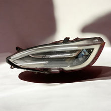 Laden Sie das Bild in den Galerie-Viewer, Frontscheinwerfer Tesla S 105357400E LED Links Scheinwerfer Headlight