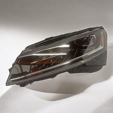 Laden Sie das Bild in den Galerie-Viewer, Frontscheinwerfer Skoda Superb III 3V1941015D LED Links Scheinwerfer Headlight