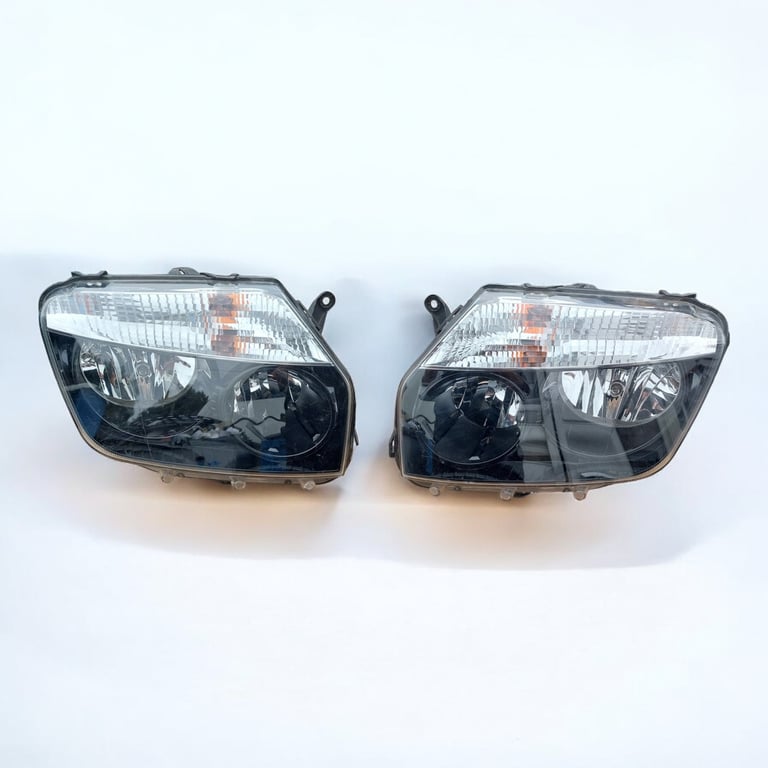 Frontscheinwerfer Dacia Duster Ein Stück (Rechts oder Links) Headlight