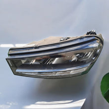 Laden Sie das Bild in den Galerie-Viewer, Frontscheinwerfer Skoda Fabia 6VB941015 Links Scheinwerfer Headlight