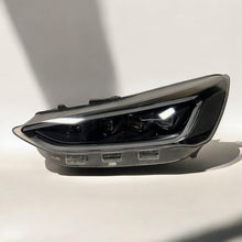 Laden Sie das Bild in den Galerie-Viewer, Frontscheinwerfer Ford Focus NX7B-13E017-AG Links Scheinwerfer Headlight SCH9304211950td