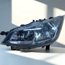 Laden Sie das Bild in den Galerie-Viewer, Frontscheinwerfer Seat Ibiza 6F1941005B 90120768 Links Scheinwerfer Headlight