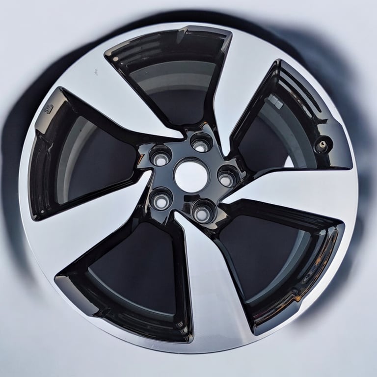 1x Alufelge 18 Zoll 7.0" 5x114.3 40ET Glanz Schwarz 4EA8A- Nissan Qashqai Ii