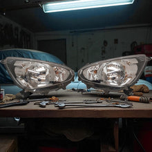 Laden Sie das Bild in den Galerie-Viewer, Frontscheinwerfer Mitsubishi Space Star Ein Satz Scheinwerfer Headlight