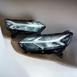 Frontscheinwerfer Dacia Sandero III Logan 260102586R Rechts oder Links